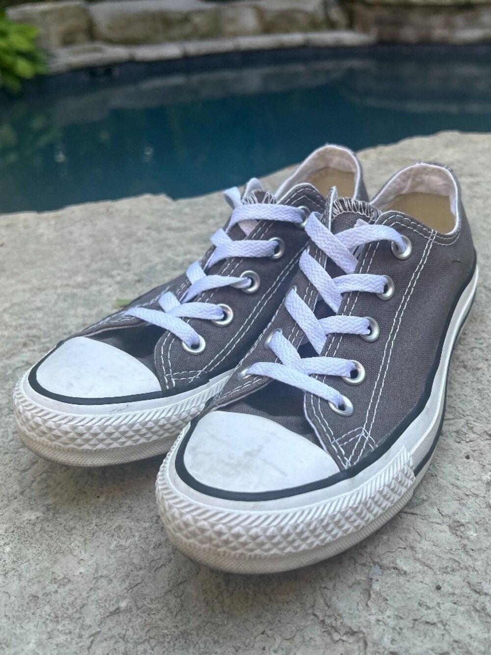 Converse Chuck Taylor All Star Canvas Shoes - Women’s Size 6 – Used